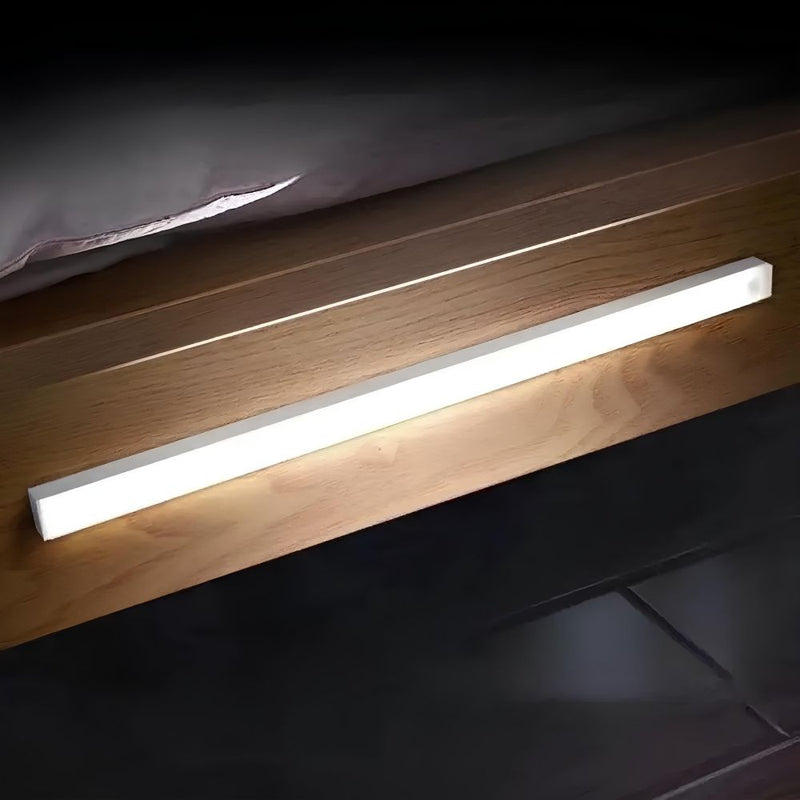 Luminaria De Led Com Sensor De Movimento E Recarregavel Encanta - Kazyq